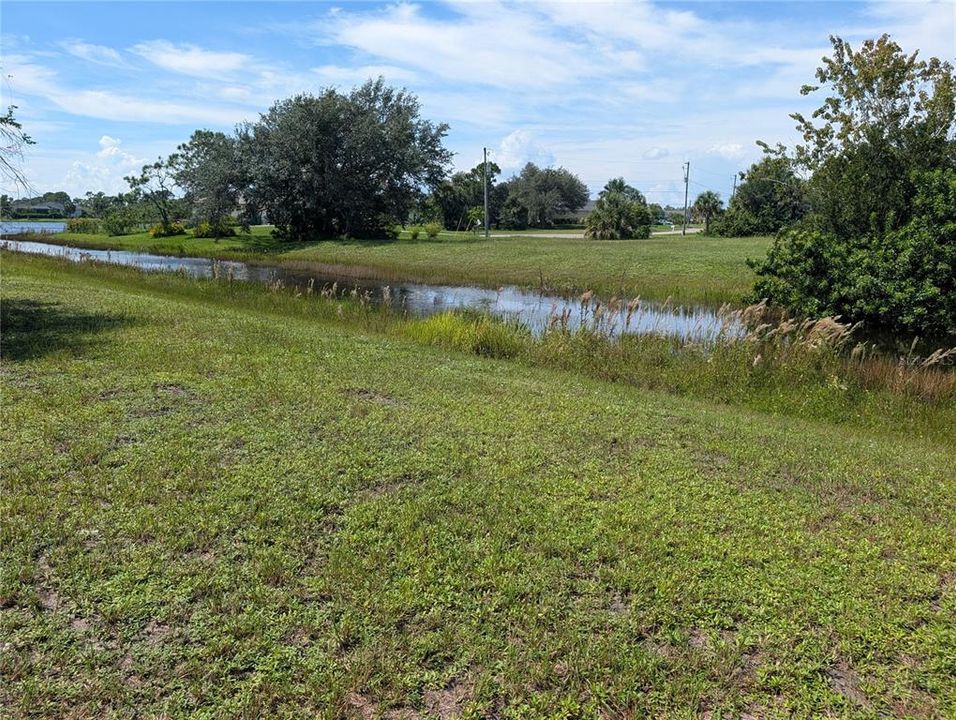 На продажу: $29,900 (0.17 acres)
