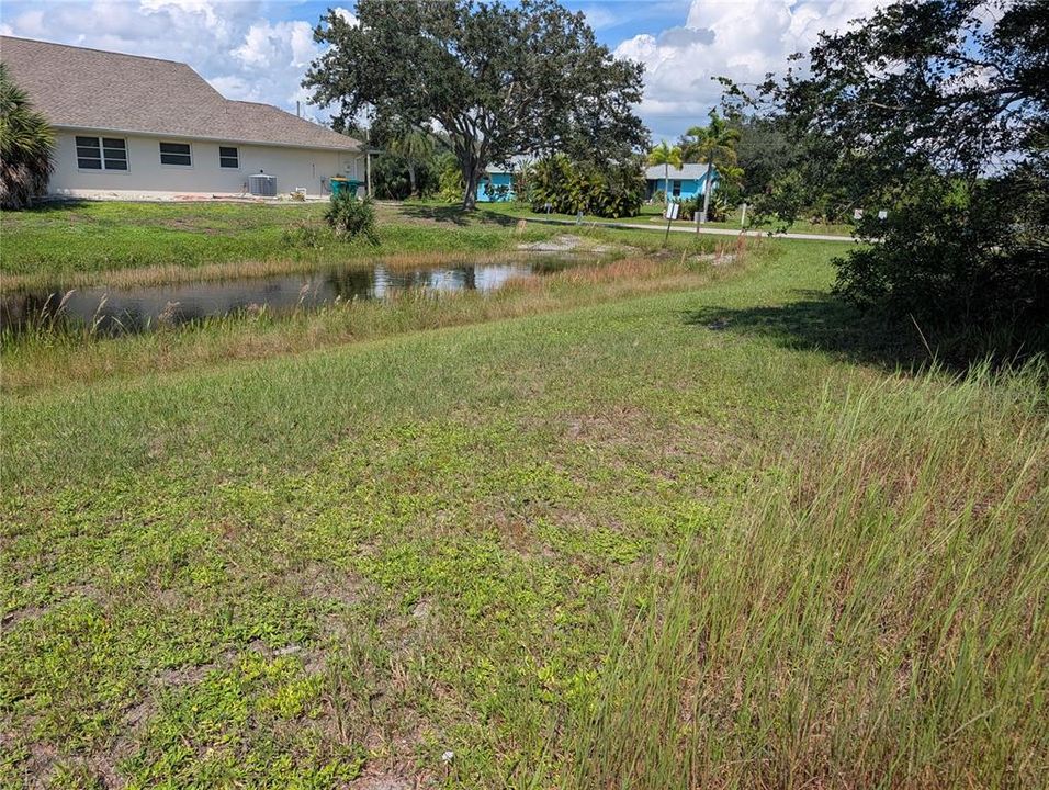 На продажу: $29,900 (0.21 acres)