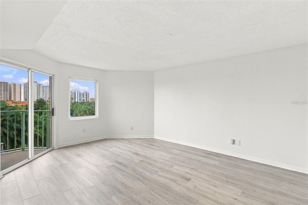 На продажу: $249,900 (2 спален, 2 ванн, 1400 Квадратных фут)