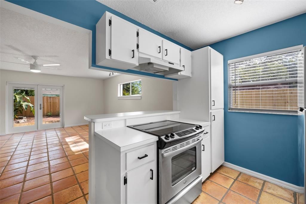 В аренду: $2,850 (3 спален, 2 ванн, 1008 Квадратных фут)