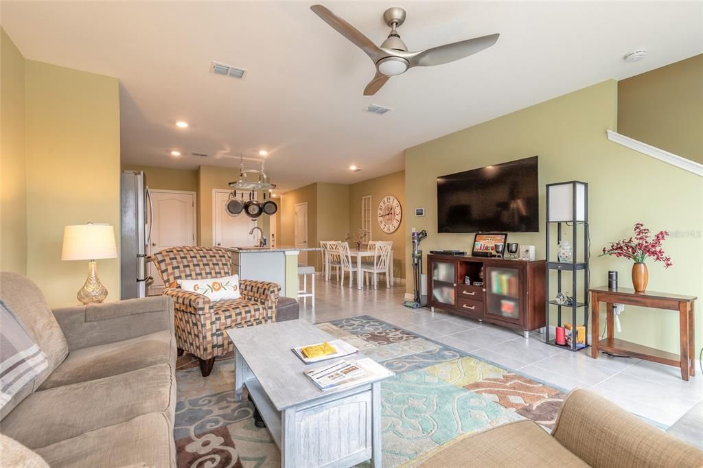 For Sale: $270,000 (2 beds, 2 baths, 1624 Square Feet)