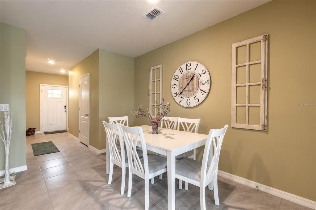 For Sale: $270,000 (2 beds, 2 baths, 1624 Square Feet)