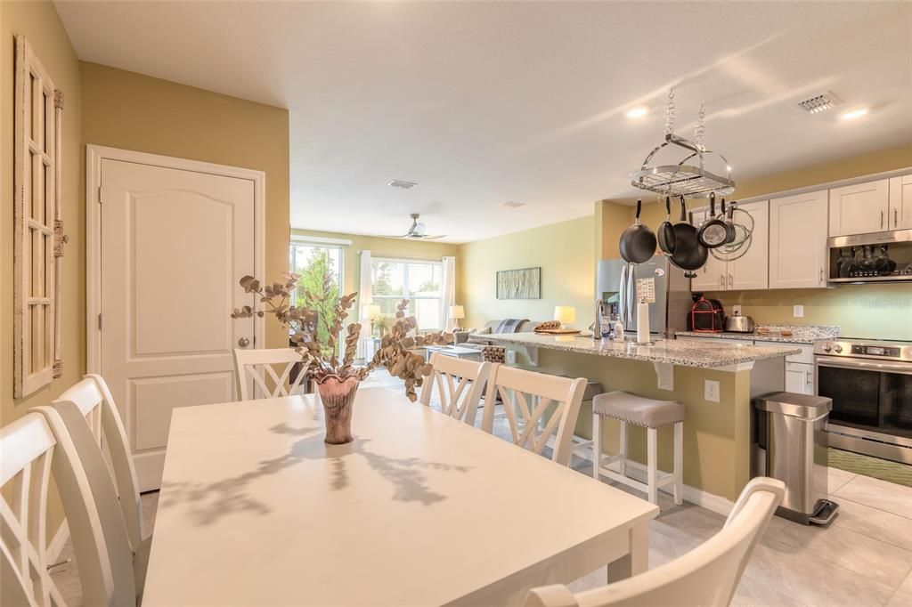 For Sale: $270,000 (2 beds, 2 baths, 1624 Square Feet)