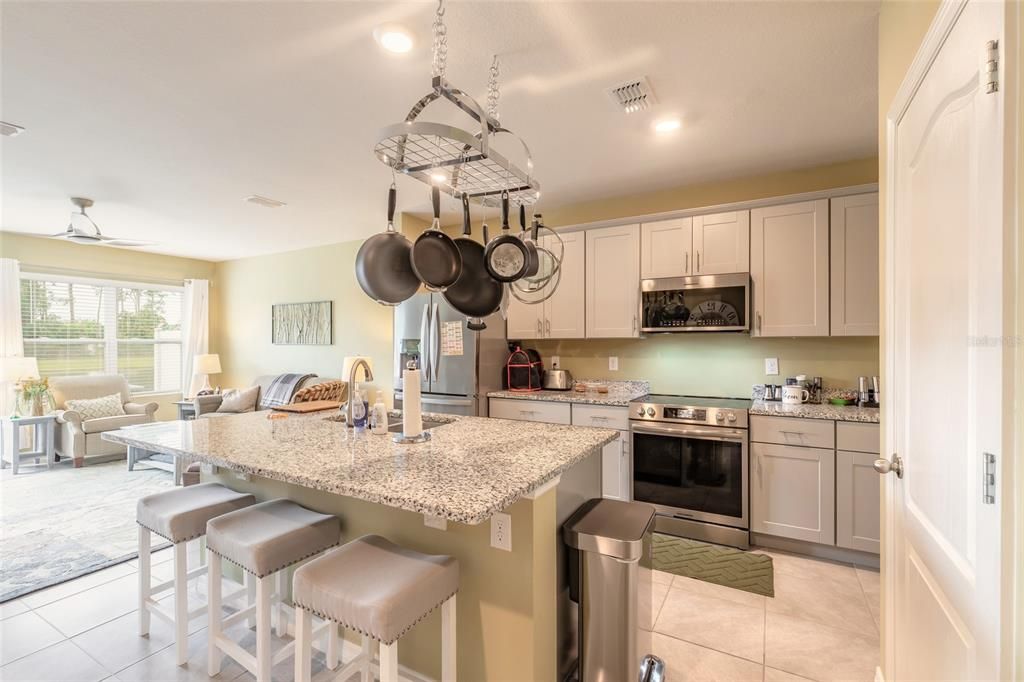 For Sale: $270,000 (2 beds, 2 baths, 1624 Square Feet)