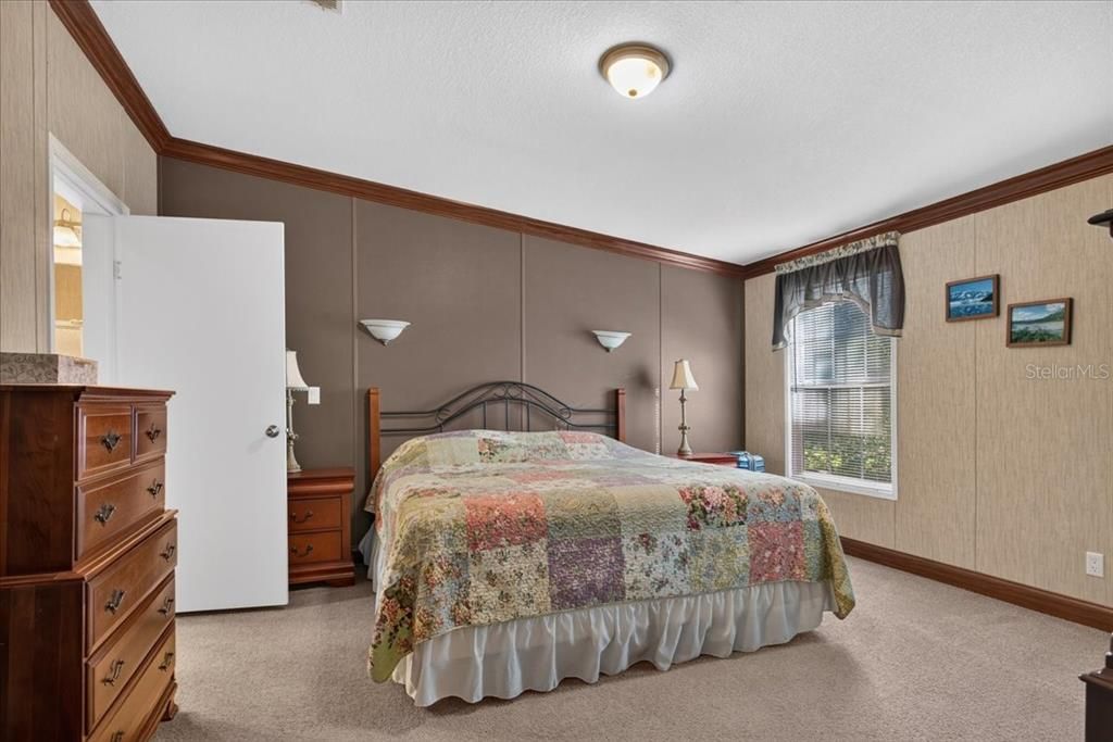 For Sale: $277,000 (3 beds, 2 baths, 1860 Square Feet)