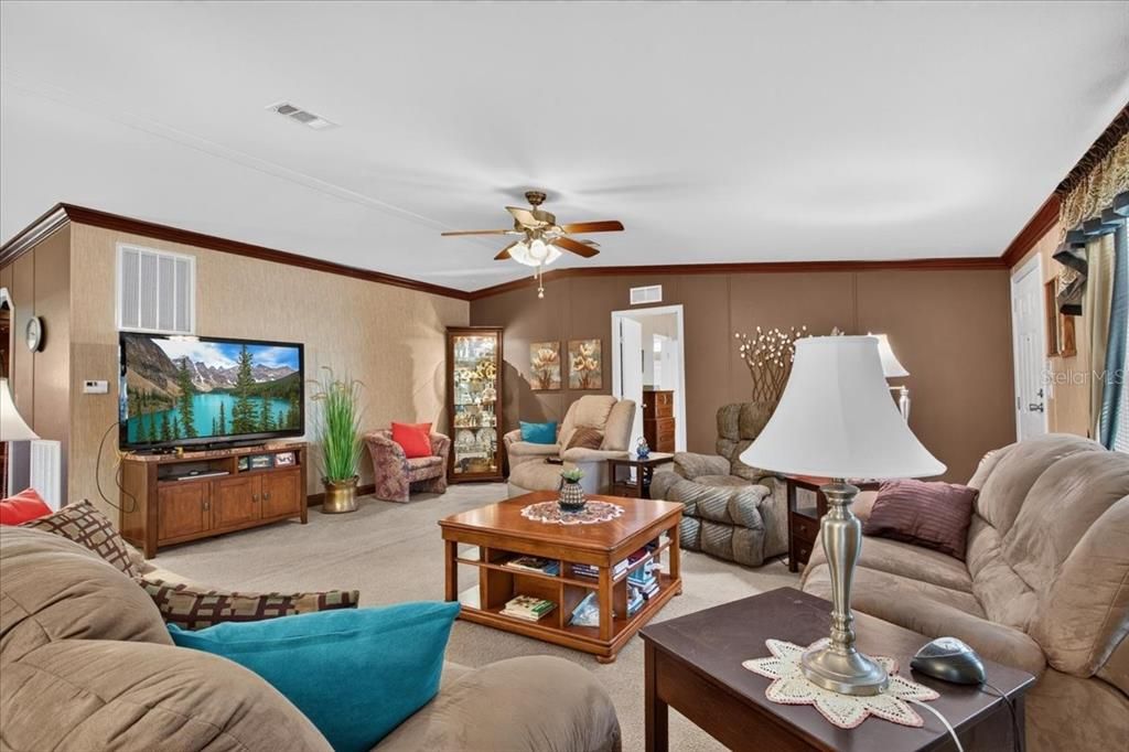 For Sale: $277,000 (3 beds, 2 baths, 1860 Square Feet)