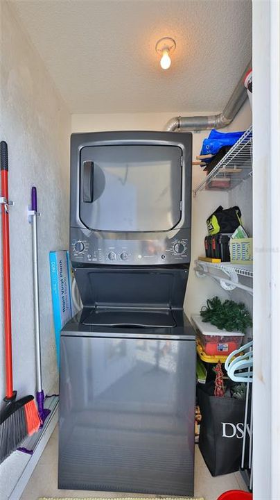 На продажу: $175,000 (2 спален, 1 ванн, 1033 Квадратных фут)