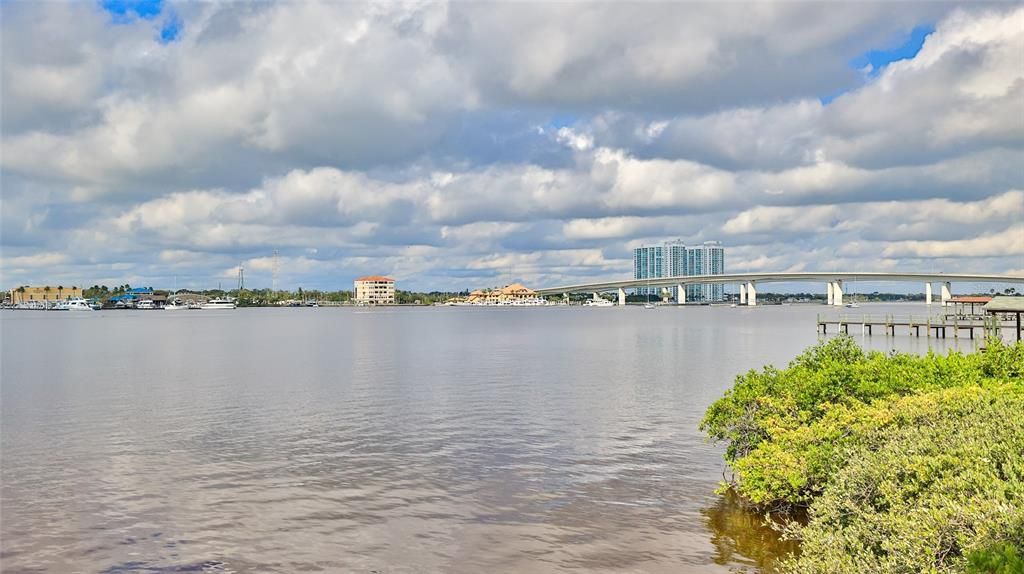 На продажу: $175,000 (2 спален, 1 ванн, 1033 Квадратных фут)