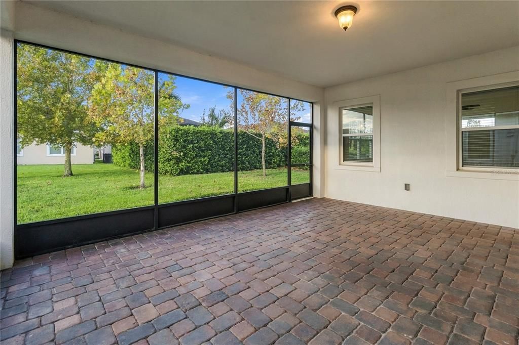 For Sale: $439,000 (3 beds, 3 baths, 2365 Square Feet)