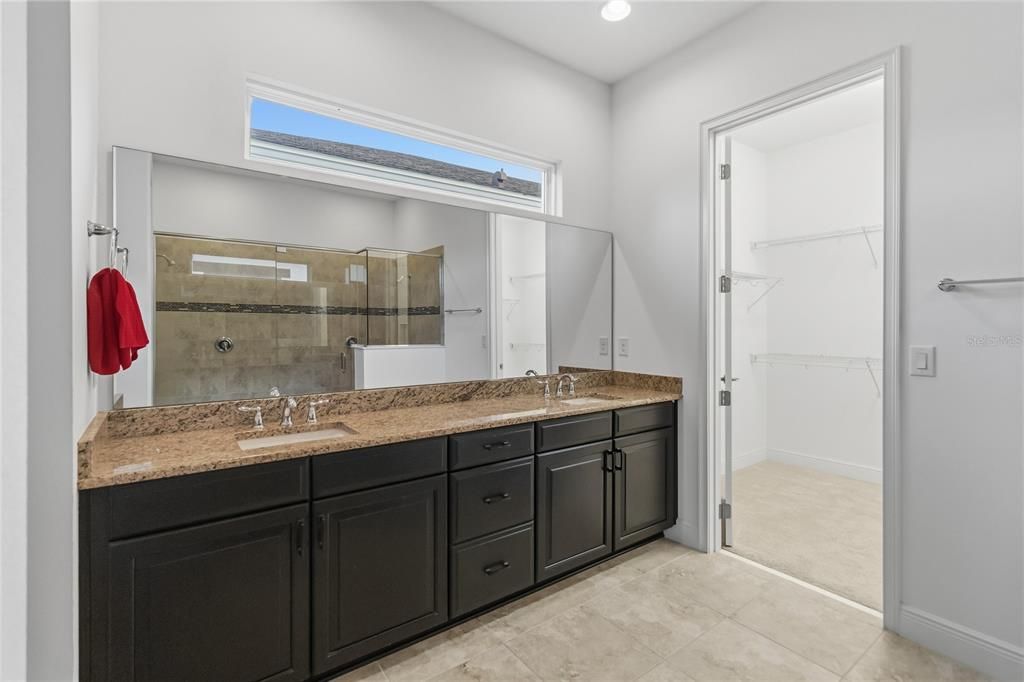 For Sale: $439,000 (3 beds, 3 baths, 2365 Square Feet)