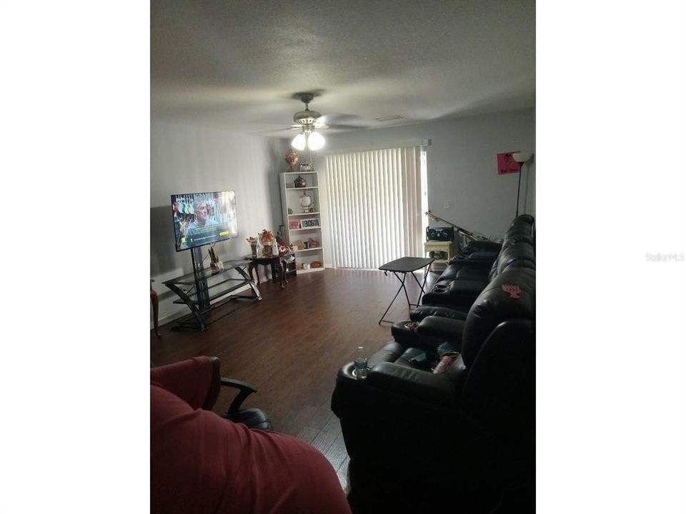 En Venta: $197,900 (3 camas, 2 baños, 1560 Pies cuadrados)