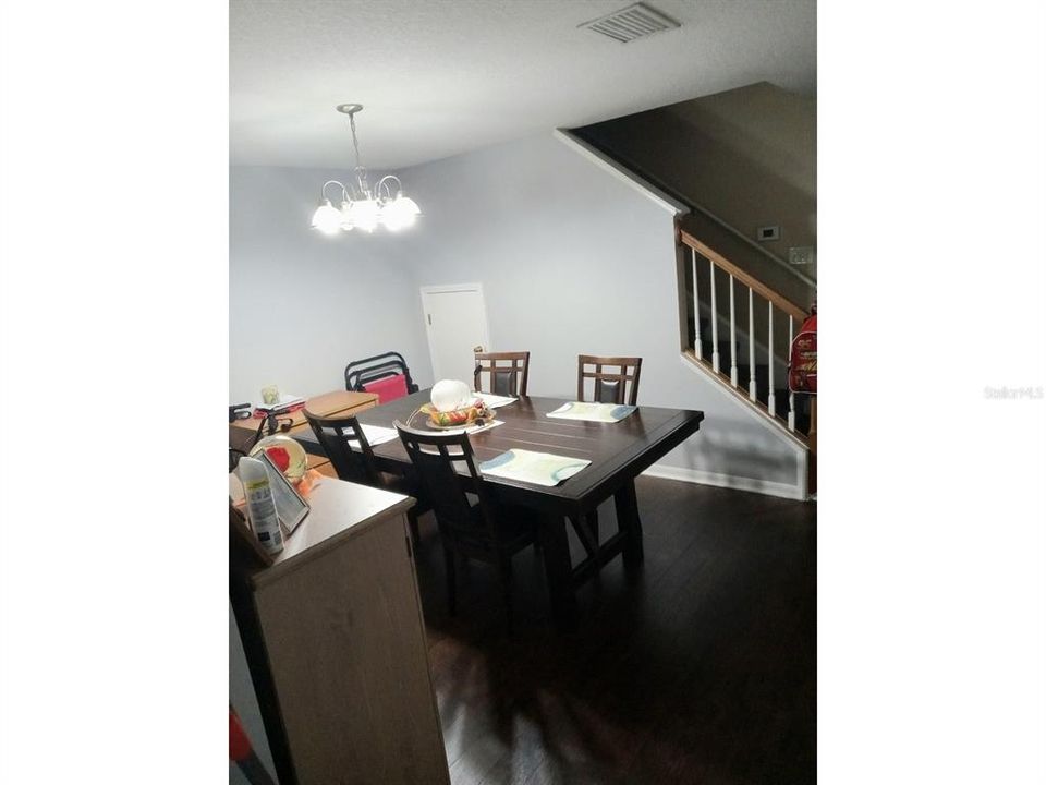 En Venta: $197,900 (3 camas, 2 baños, 1560 Pies cuadrados)