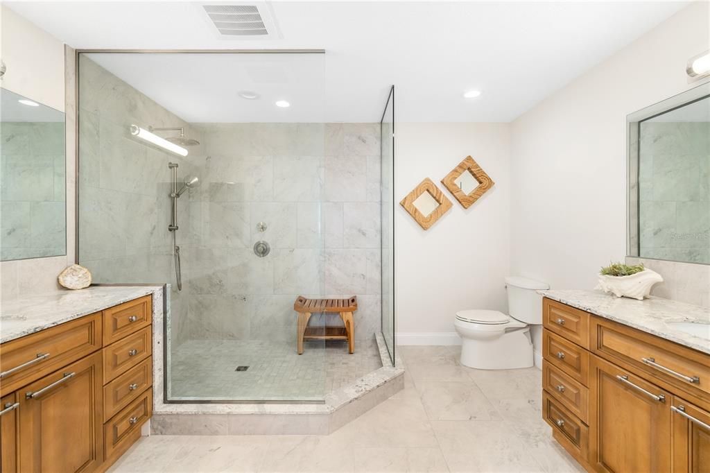En Venta: $560,000 (2 camas, 2 baños, 1701 Pies cuadrados)