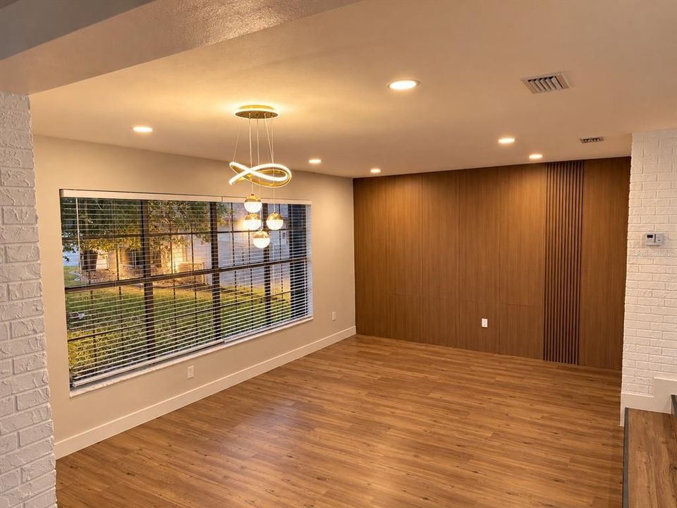 En Venta: $925,000 (4 camas, 3 baños, 2817 Pies cuadrados)