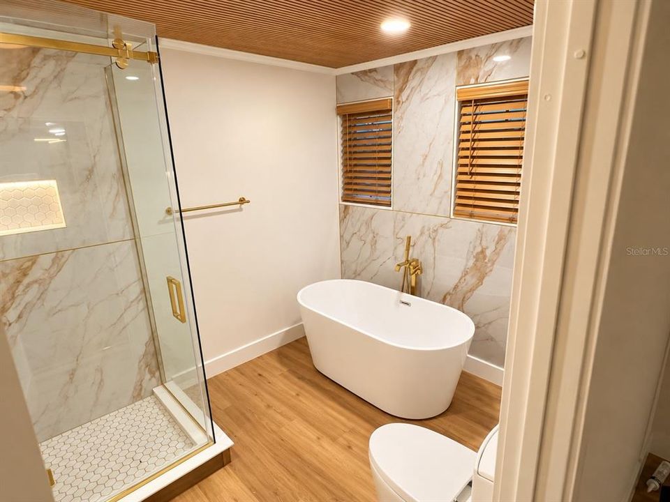 En Venta: $925,000 (4 camas, 3 baños, 2817 Pies cuadrados)