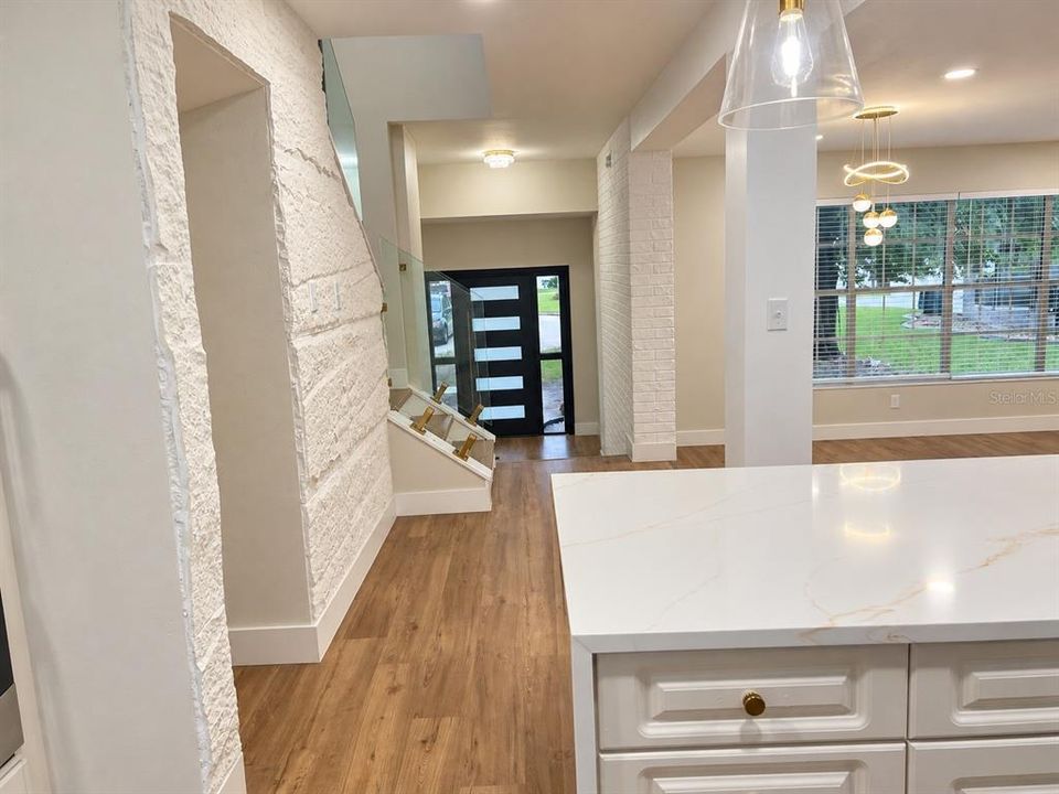 En Venta: $925,000 (4 camas, 3 baños, 2817 Pies cuadrados)