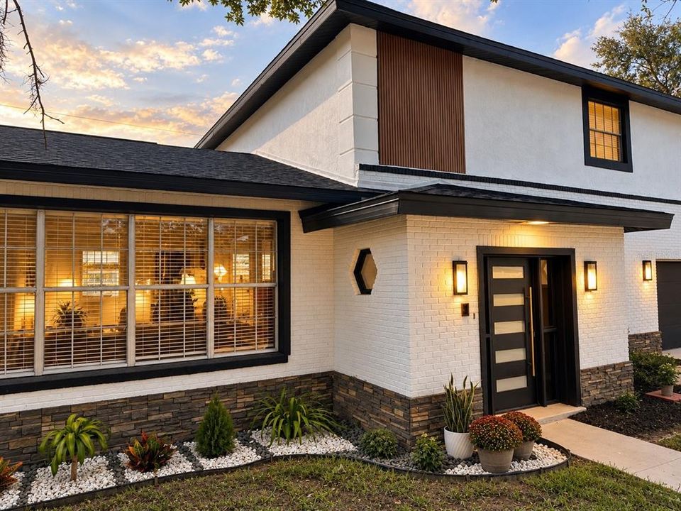 En Venta: $925,000 (4 camas, 3 baños, 2817 Pies cuadrados)