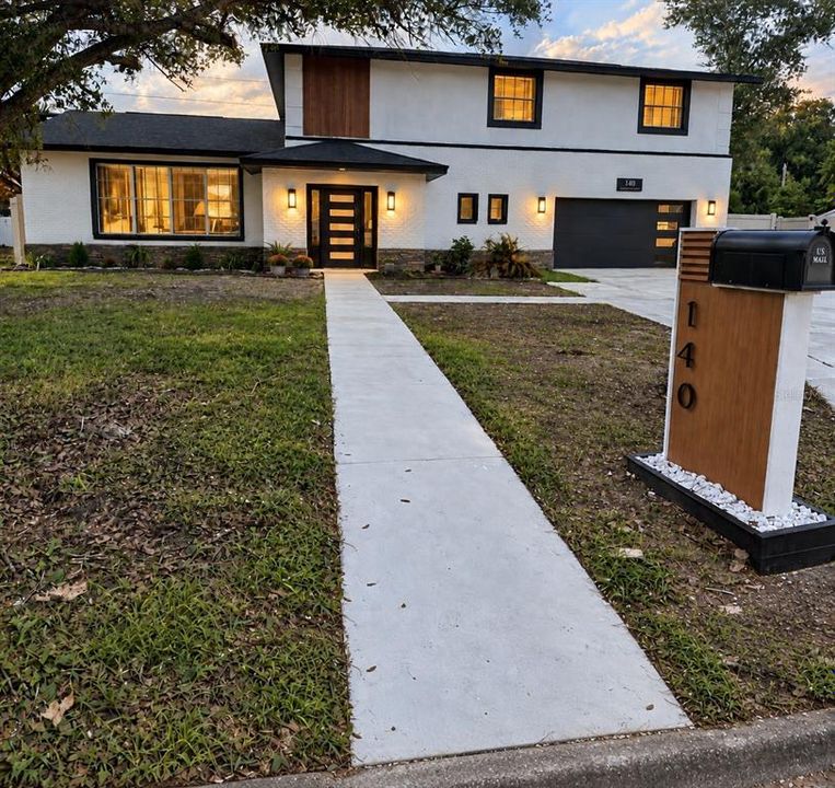 En Venta: $925,000 (4 camas, 3 baños, 2817 Pies cuadrados)