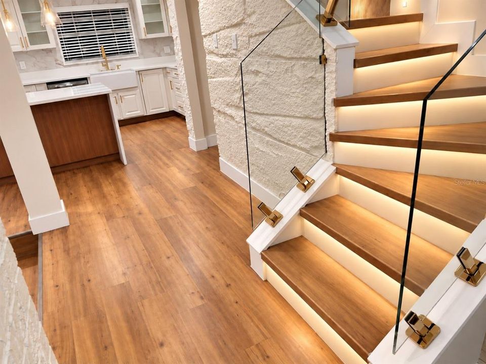 En Venta: $925,000 (4 camas, 3 baños, 2817 Pies cuadrados)