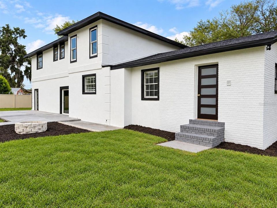 En Venta: $925,000 (4 camas, 3 baños, 2817 Pies cuadrados)