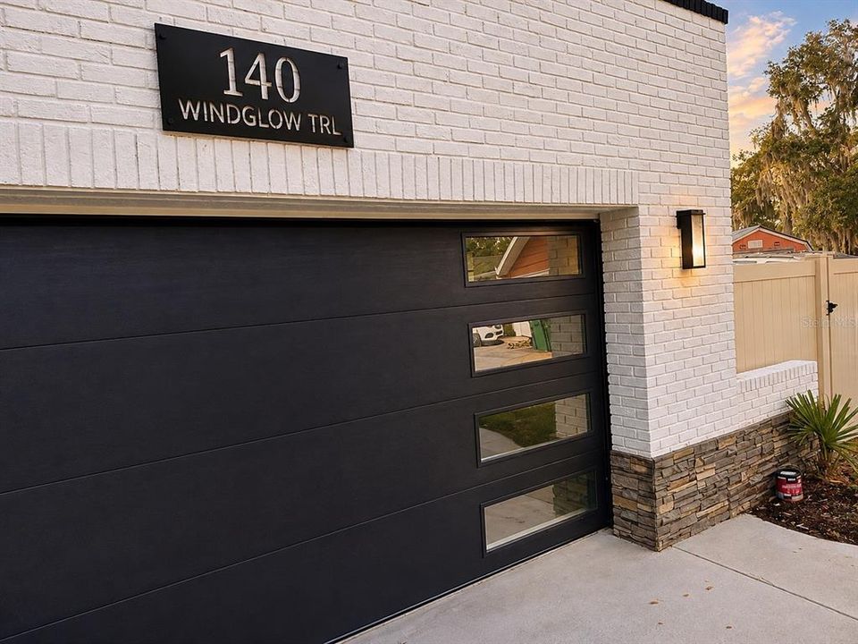 En Venta: $925,000 (4 camas, 3 baños, 2817 Pies cuadrados)