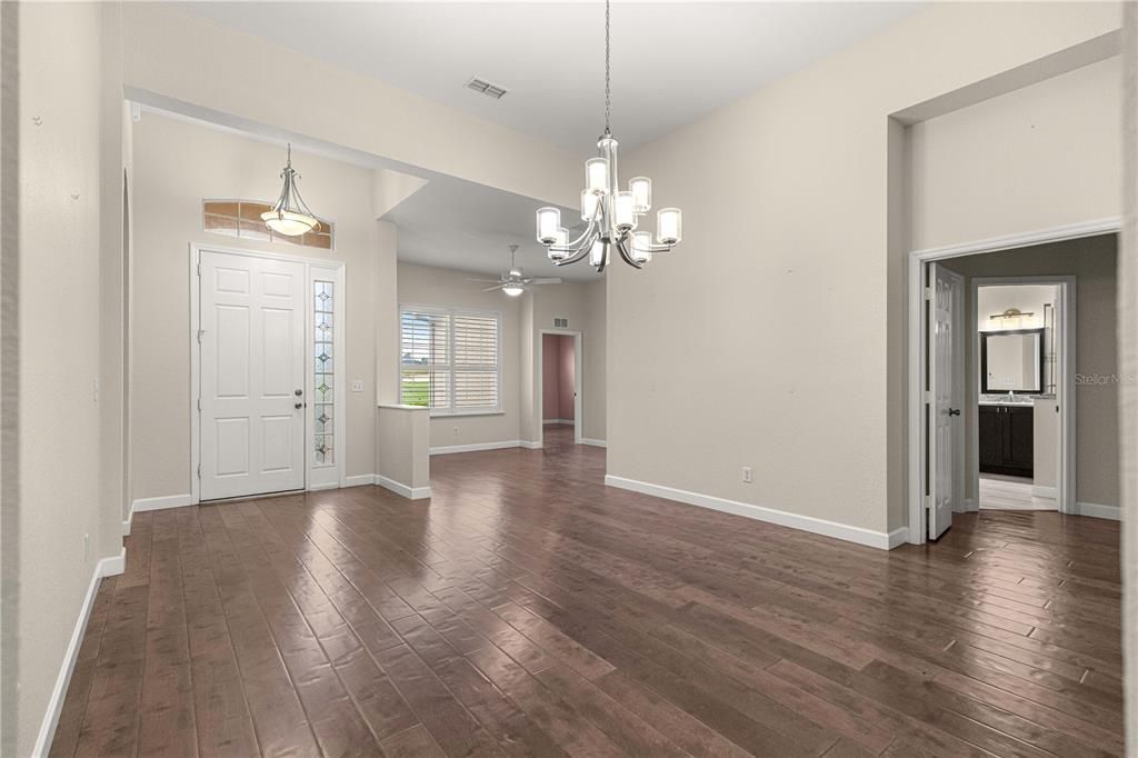 For Sale: $465,000 (3 beds, 3 baths, 2026 Square Feet)