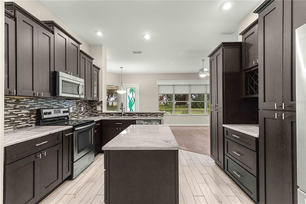 For Sale: $465,000 (3 beds, 3 baths, 2026 Square Feet)