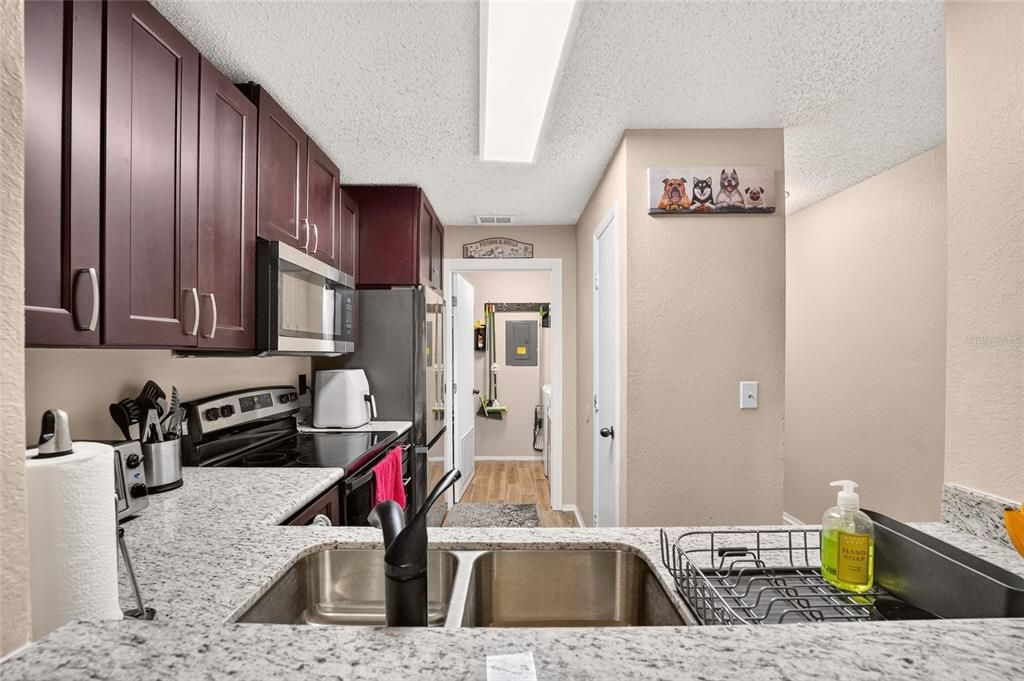 For Sale: $184,900 (3 beds, 3 baths, 1198 Square Feet)