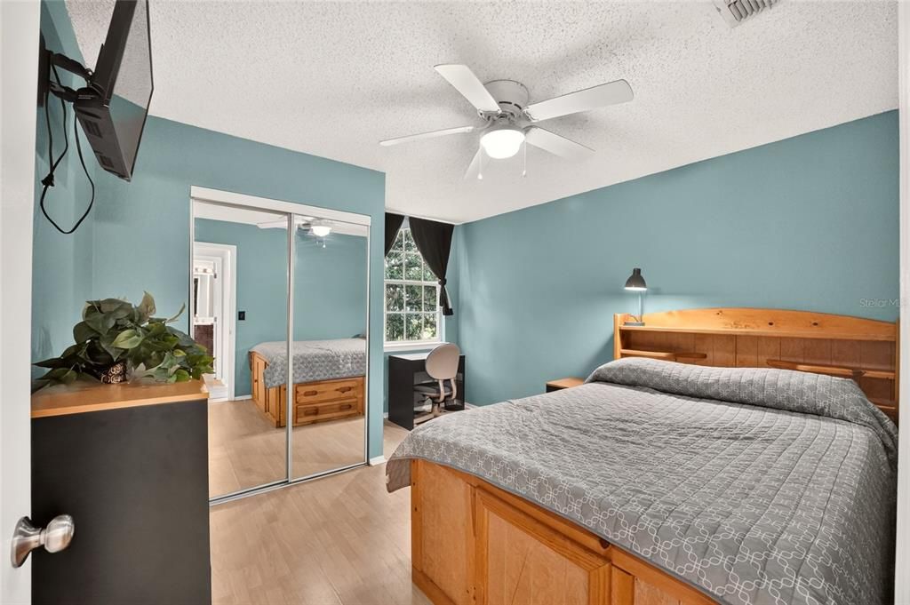 For Sale: $184,900 (3 beds, 3 baths, 1198 Square Feet)