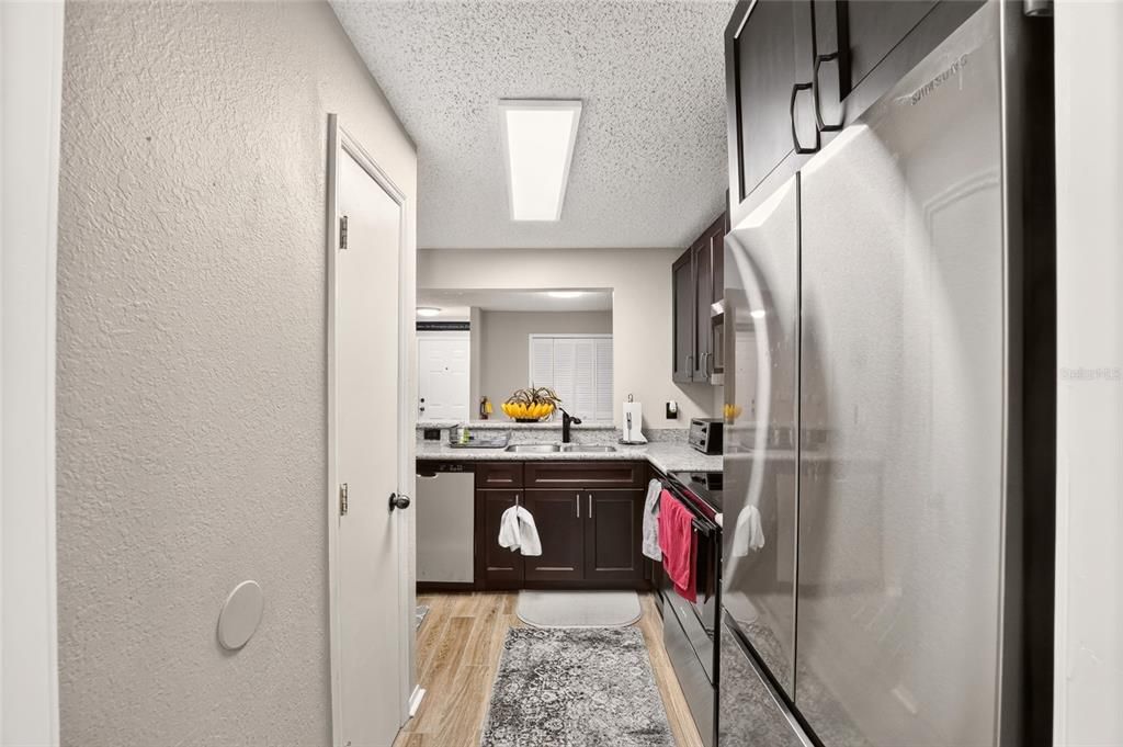 For Sale: $184,900 (3 beds, 3 baths, 1198 Square Feet)