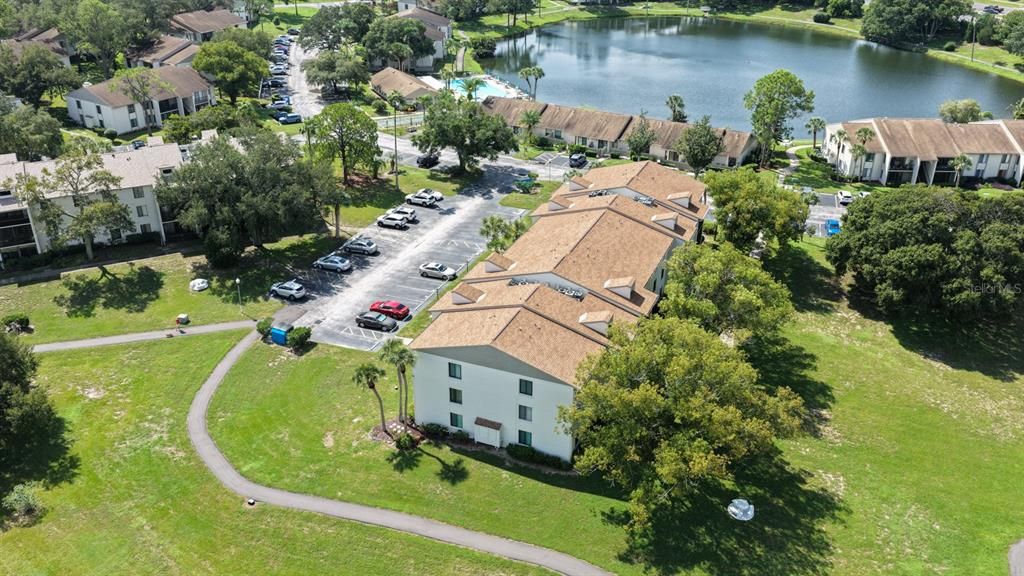 На продажу: $174,900 (2 спален, 2 ванн, 979 Квадратных фут)