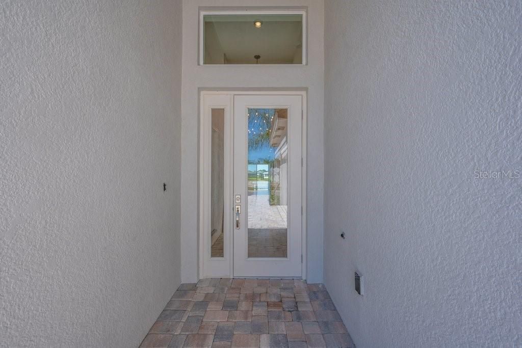 For Sale: $756,900 (3 beds, 3 baths, 2474 Square Feet)