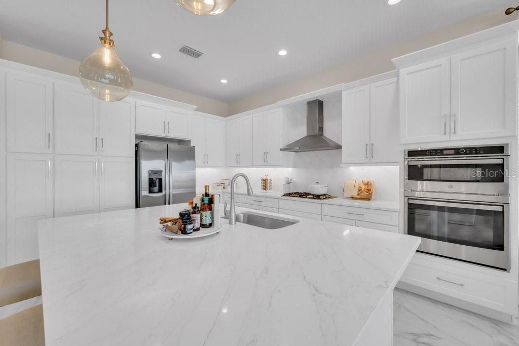 For Sale: $756,900 (3 beds, 3 baths, 2474 Square Feet)