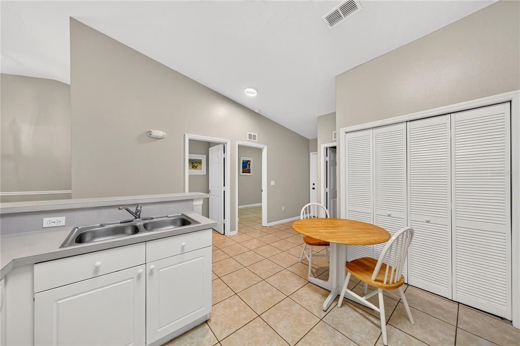 For Sale: $199,900 (3 beds, 2 baths, 1222 Square Feet)