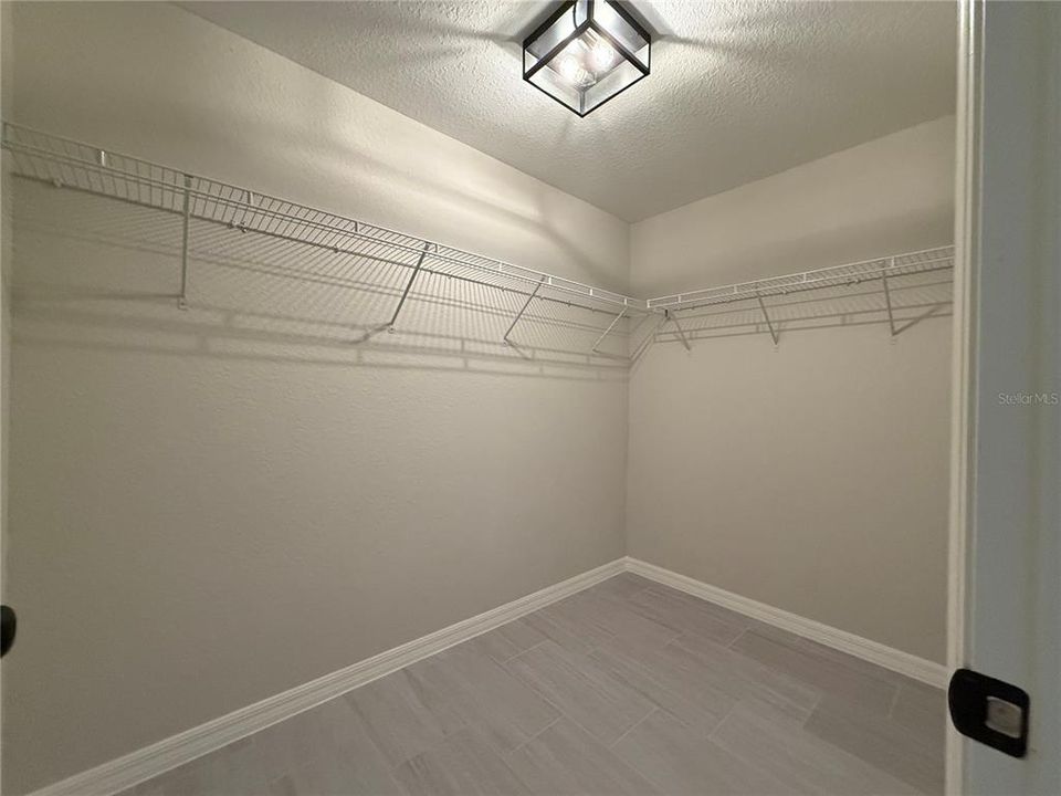 For Sale: $239,900 (3 beds, 2 baths, 1380 Square Feet)