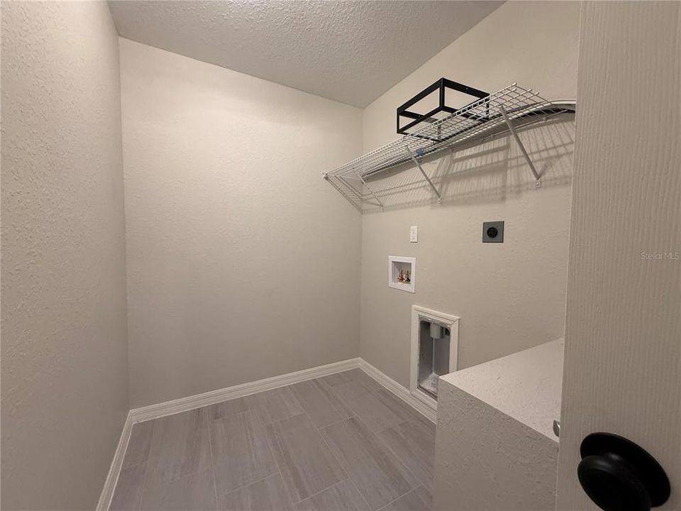 For Sale: $239,900 (3 beds, 2 baths, 1380 Square Feet)