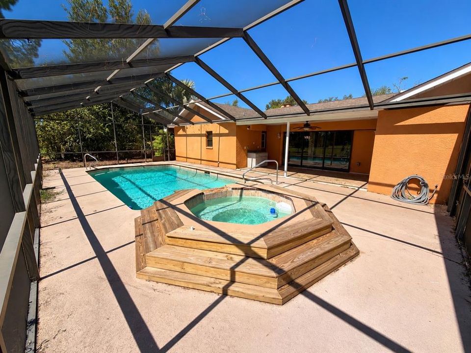 En Venta: $334,900 (3 camas, 3 baños, 2598 Pies cuadrados)