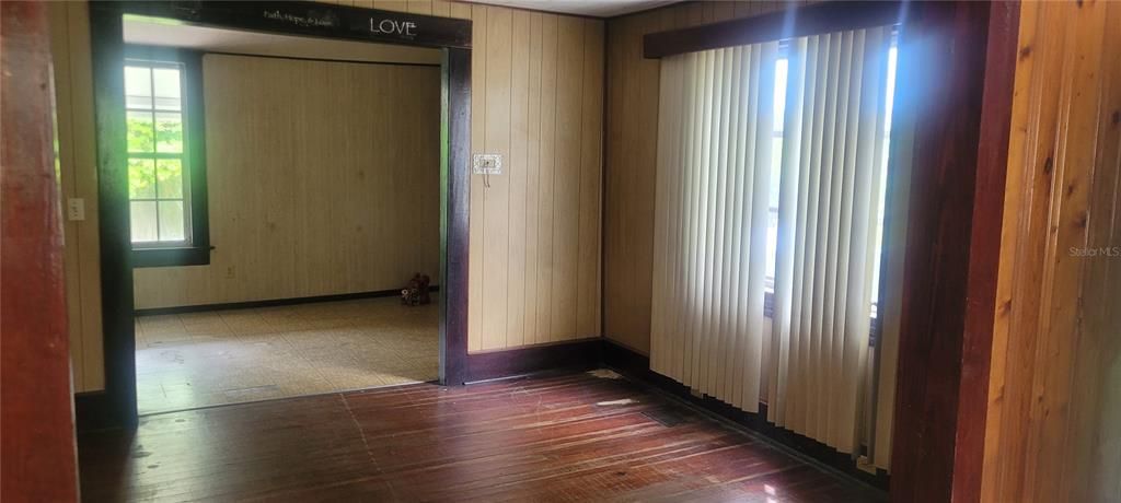 For Sale: $199,900 (3 beds, 2 baths, 1440 Square Feet)