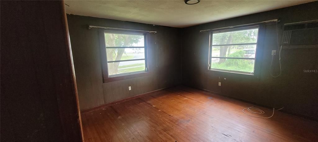 For Sale: $199,900 (3 beds, 2 baths, 1440 Square Feet)
