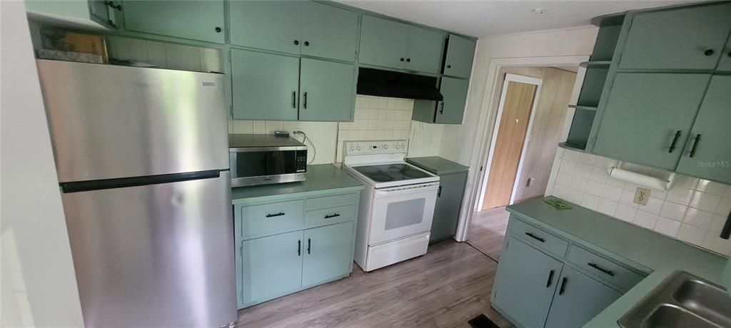 For Sale: $199,900 (3 beds, 2 baths, 1440 Square Feet)