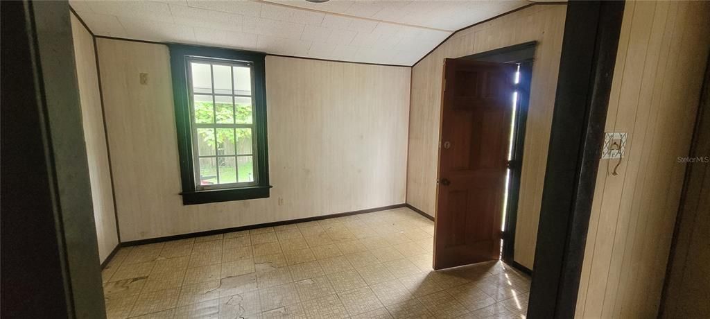 For Sale: $199,900 (3 beds, 2 baths, 1440 Square Feet)