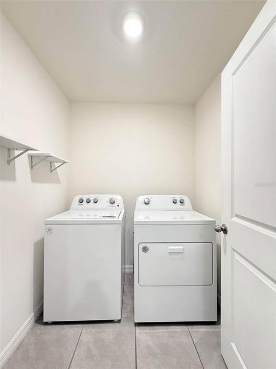 For Rent: $1,900 (3 beds, 2 baths, 1670 Square Feet)