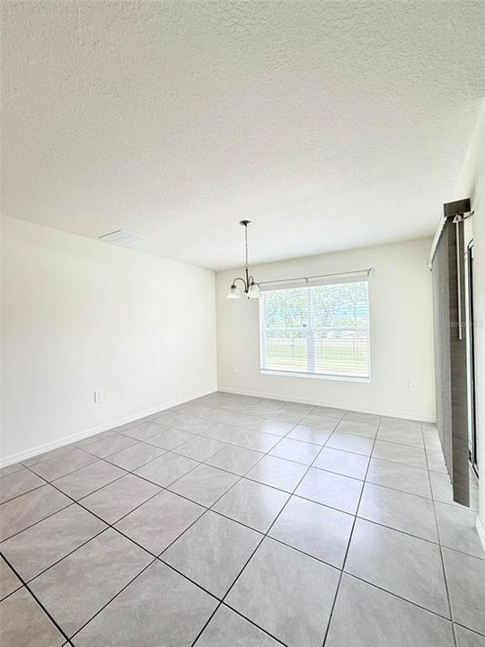 For Rent: $1,900 (3 beds, 2 baths, 1670 Square Feet)
