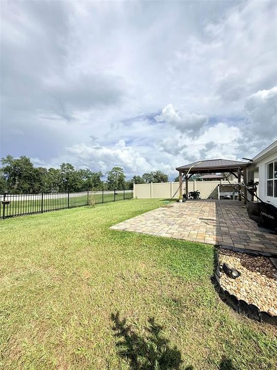 For Rent: $1,900 (3 beds, 2 baths, 1670 Square Feet)