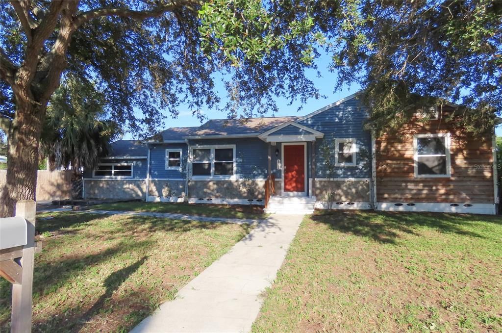 For Sale: $382,500 (4 beds, 2 baths, 1733 Square Feet)