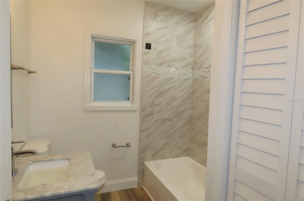 For Sale: $382,500 (4 beds, 2 baths, 1733 Square Feet)