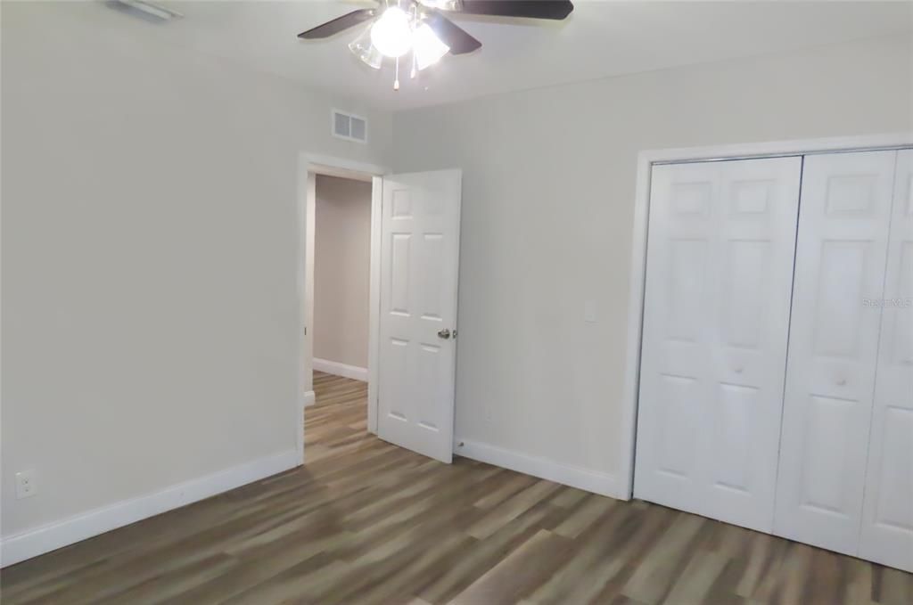 For Sale: $382,500 (4 beds, 2 baths, 1733 Square Feet)