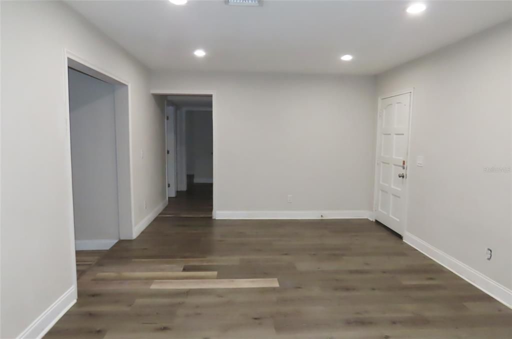 For Sale: $382,500 (4 beds, 2 baths, 1733 Square Feet)