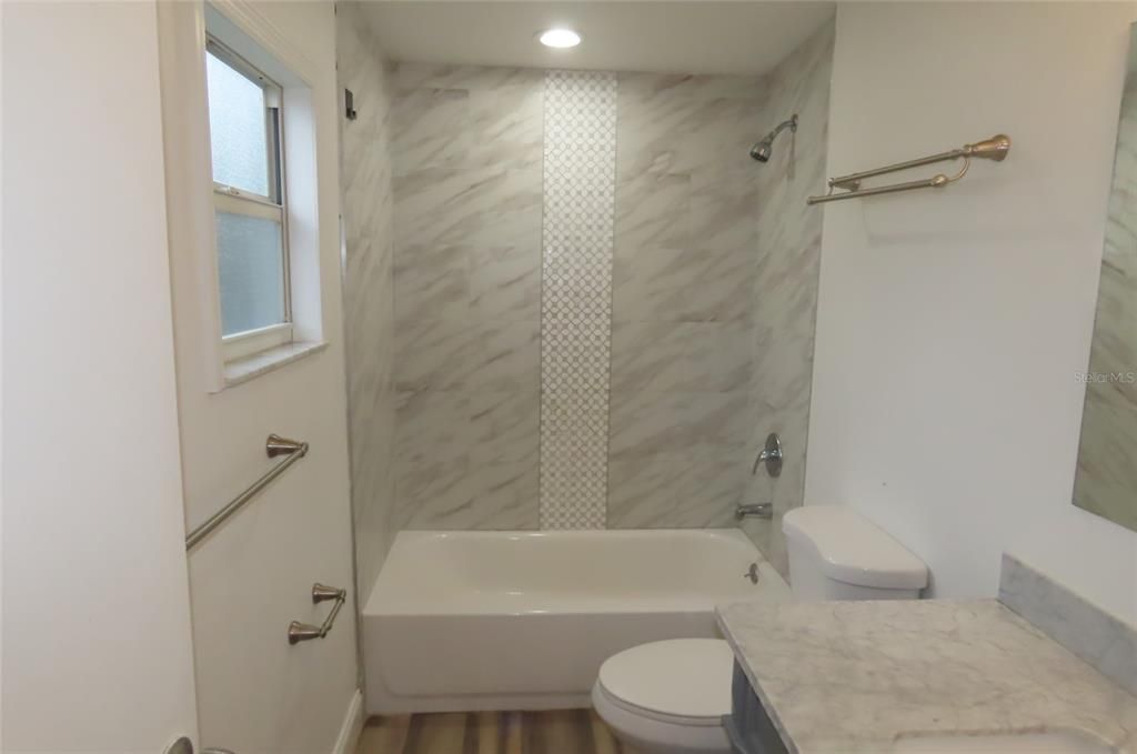 For Sale: $382,500 (4 beds, 2 baths, 1733 Square Feet)
