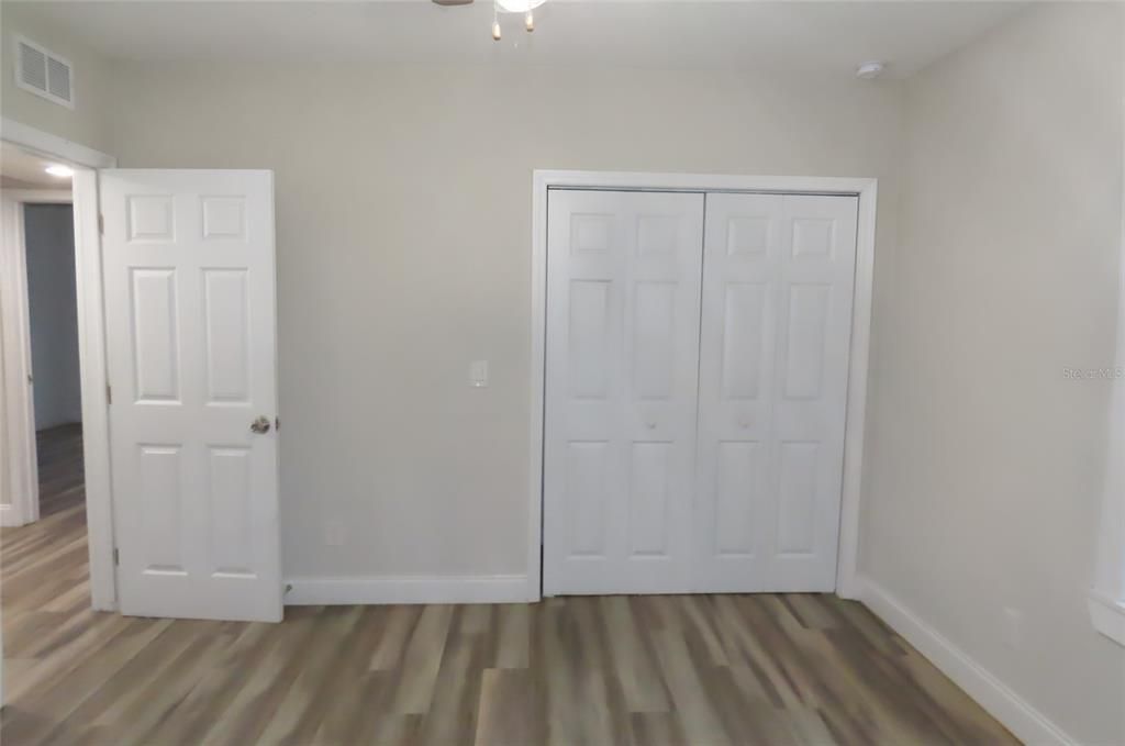 For Sale: $382,500 (4 beds, 2 baths, 1733 Square Feet)